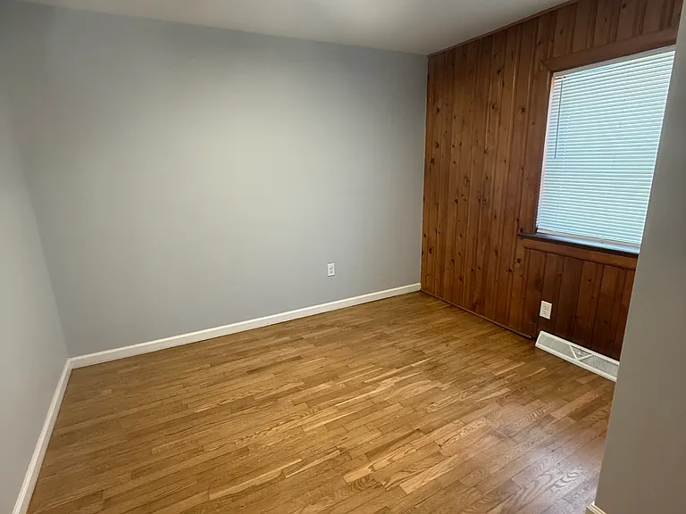 1372 Madison Ave — Photo 12