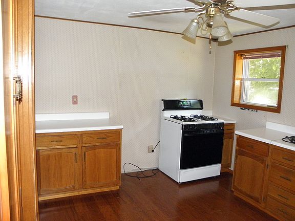 4th image of 10027 Smith St