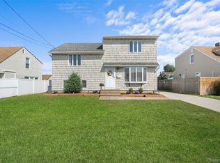 15 Hayes Rd, Amityville, NY 11701