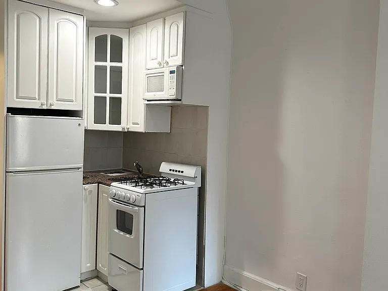 802 9th Ave #2D — Photo 5