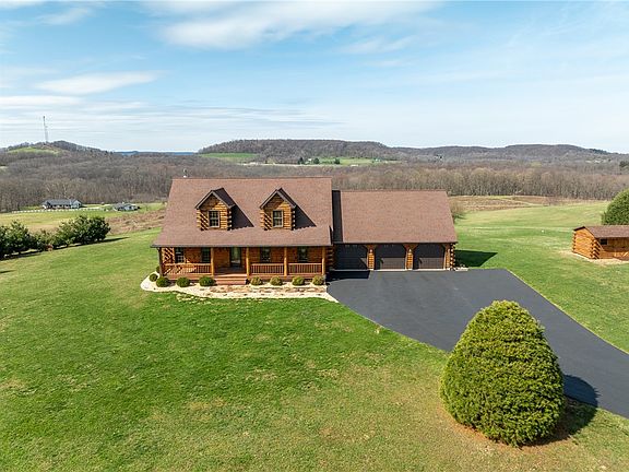 3rd image of 307 School House Ln