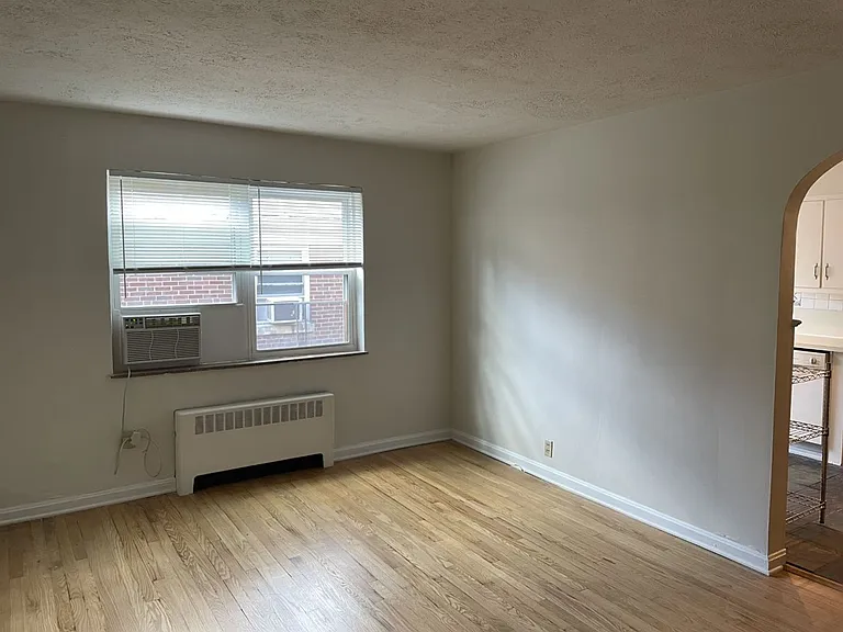 3834 Hyde Park — Photo 8