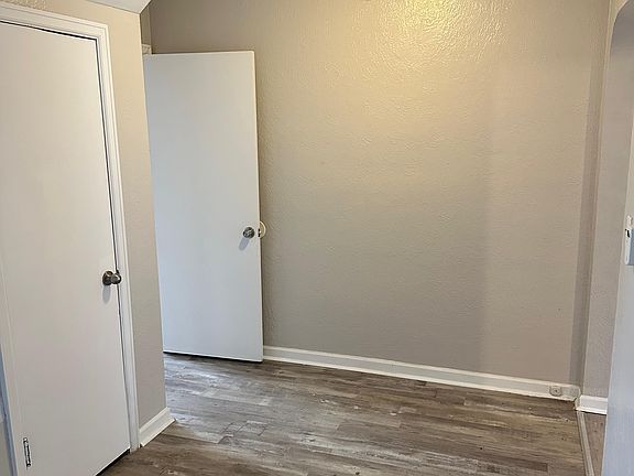 3rd image of 2114 2114/2116 Kensington Rd