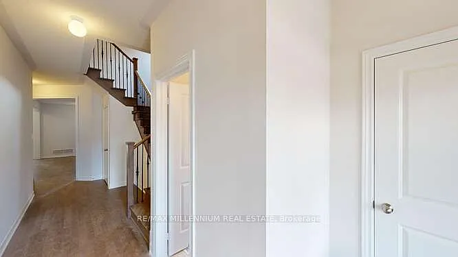 335 Leanne Ln — Photo 3
