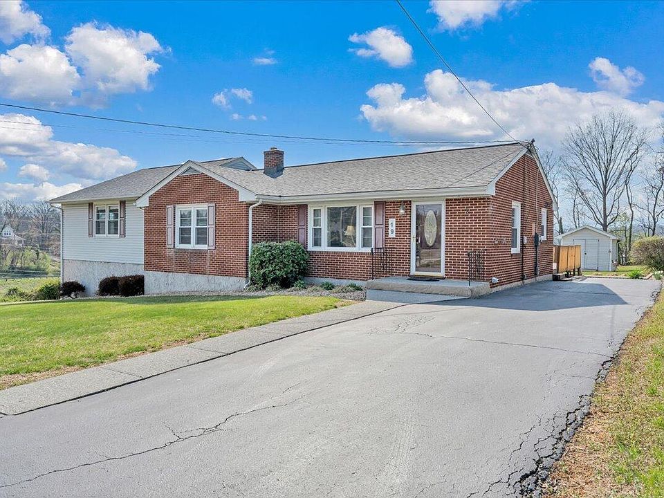1st image of 19 Hillmount Dr
