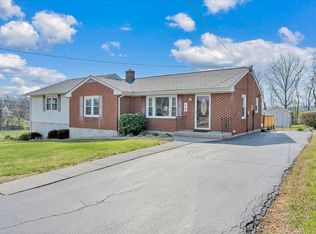 19 Hillmount Dr, Salem, VA 24153