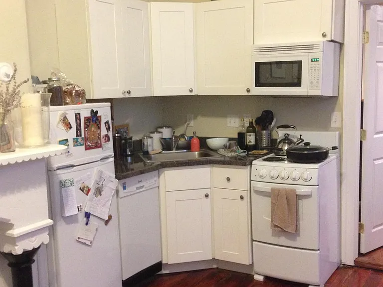 322 S 10th St #4 — Photo 3