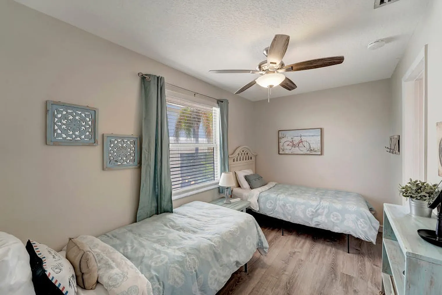 2 bed, 1.0 bath, $2,586 — Photo 4