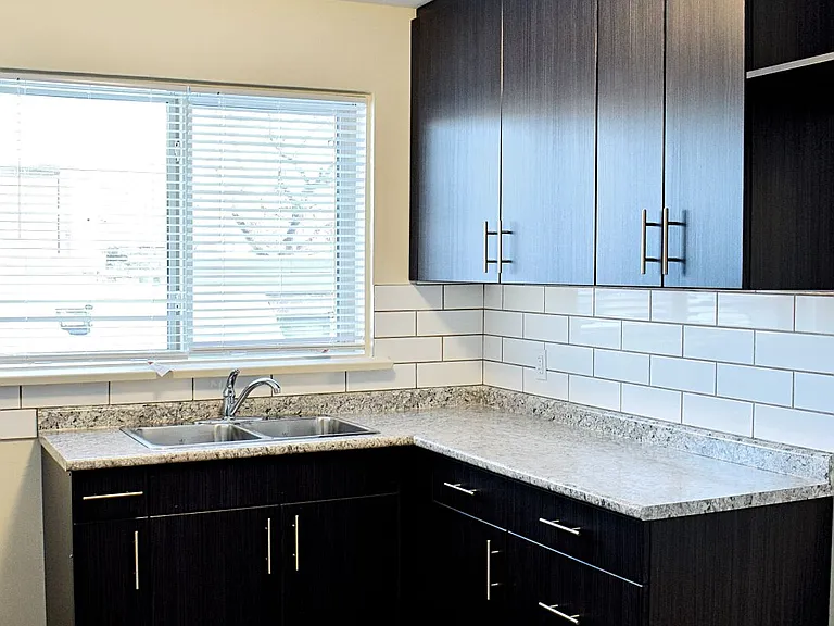 401 Stradbrook Ave — Photo 2