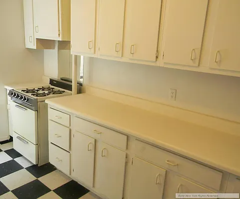 Rented by Bond New York | media 31