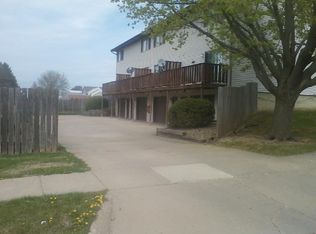 2416 Petsel Pl APT 3, Iowa City, IA 52246