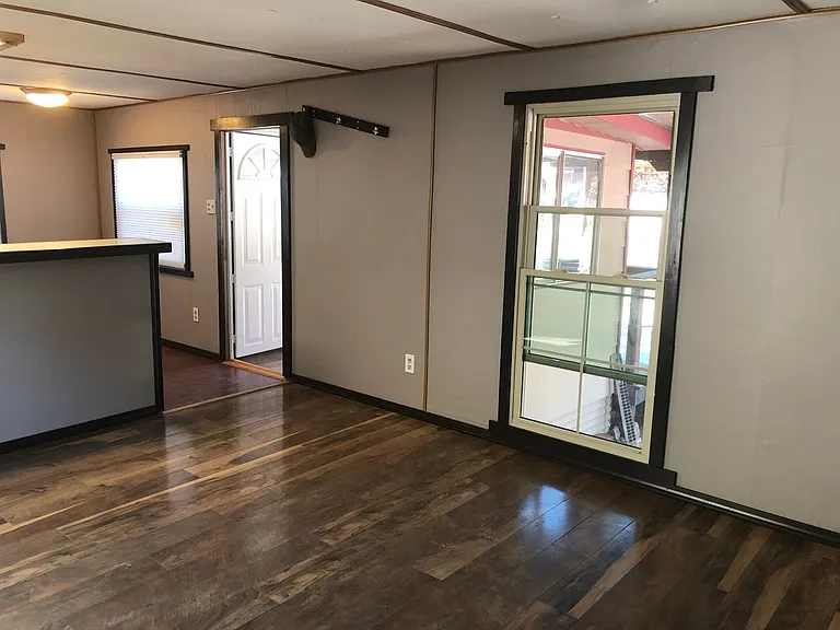 809 Newark St — Photo 28