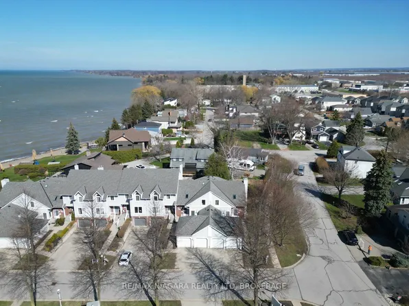 5 Lakeside Dr W #23, Saint Catharines, ON L2M 1P3