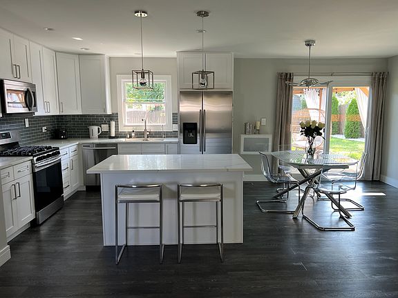 3rd image of 1530 Spruce Ave