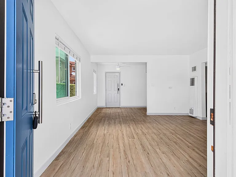 359 East Esther Street — Photo 30