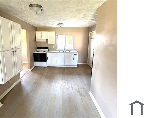 3rd image of 755 W 13th St