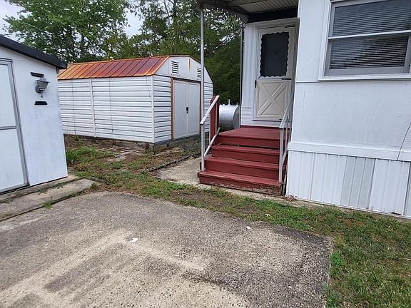 3rd image of 105 Juniper Dr