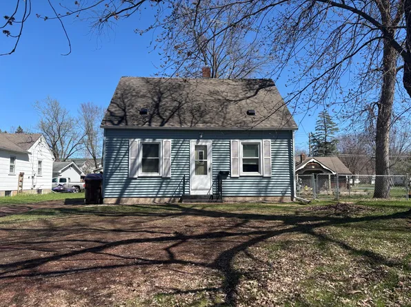 230 Wood St S, Mora, MN 55051