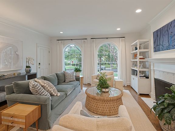 4th image of 6015 Velasco Ave