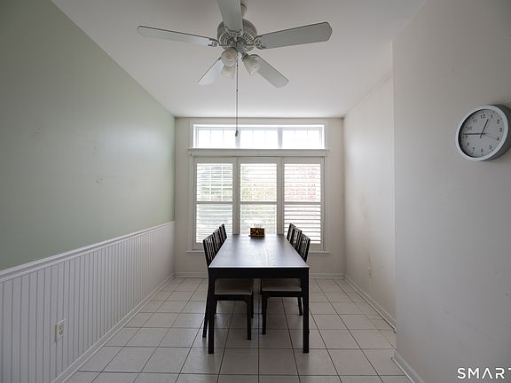 3rd image of 291 Silverbrook Rd APT 4