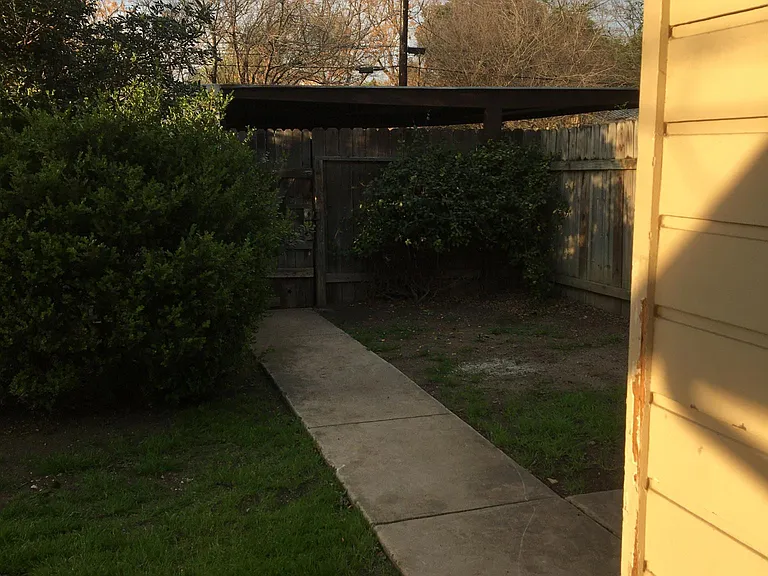 105 Travertine Ln #A — Photo 21