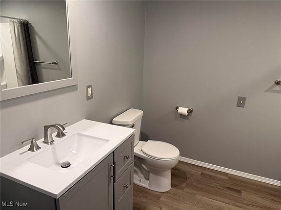 5th image of 2364 W 23rd St