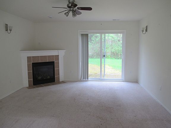 3rd image of 406 Bon Air Dr
