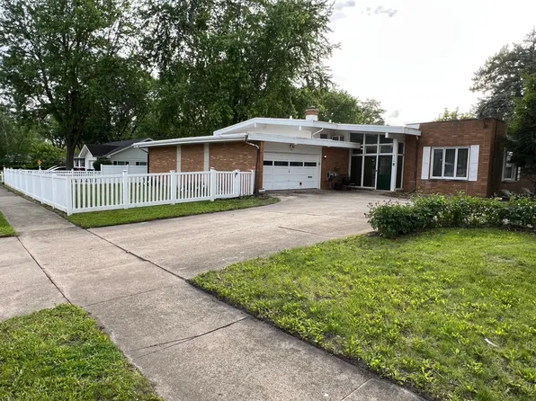 616 Seneca Dr, Aurora, IL 60506