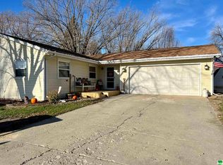 719 Tomahawk Ave, Cherokee, IA 51012