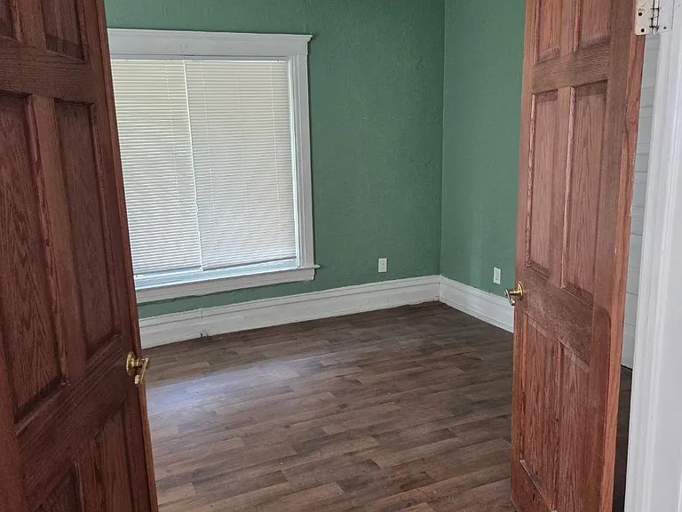 524 N Walnut St #1 — Photo 2