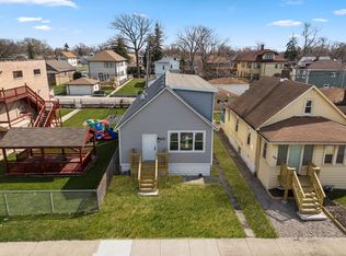 413 S 25th Ave, Bellwood, IL 60104