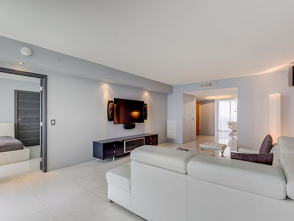 5th image of 17555 Collins Ave APT 2702