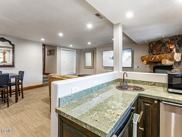 214 Woodside Ave — Photo 22