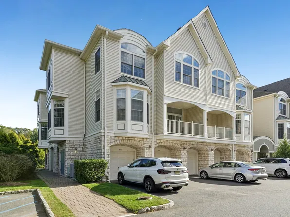 204 Edmonton Ct, Livingston, NJ 07039