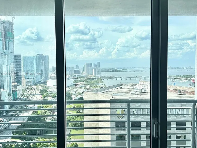 335 Biscayne Blvd #4200 — Photo 7