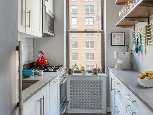 300 West 72nd Street 6E image 6 of 7