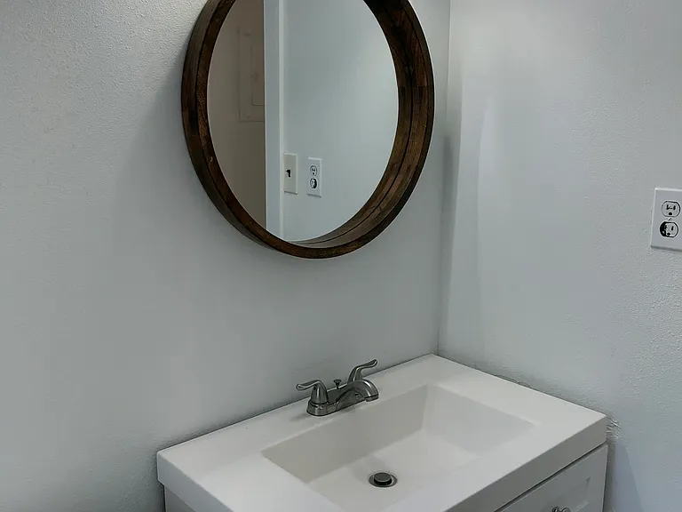 1005 Pinetree Rd — Photo 6