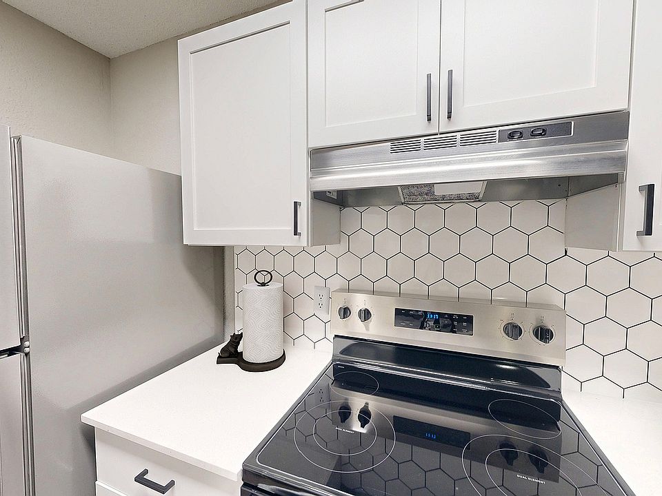 Sleek and Modern Kitchen Appliances