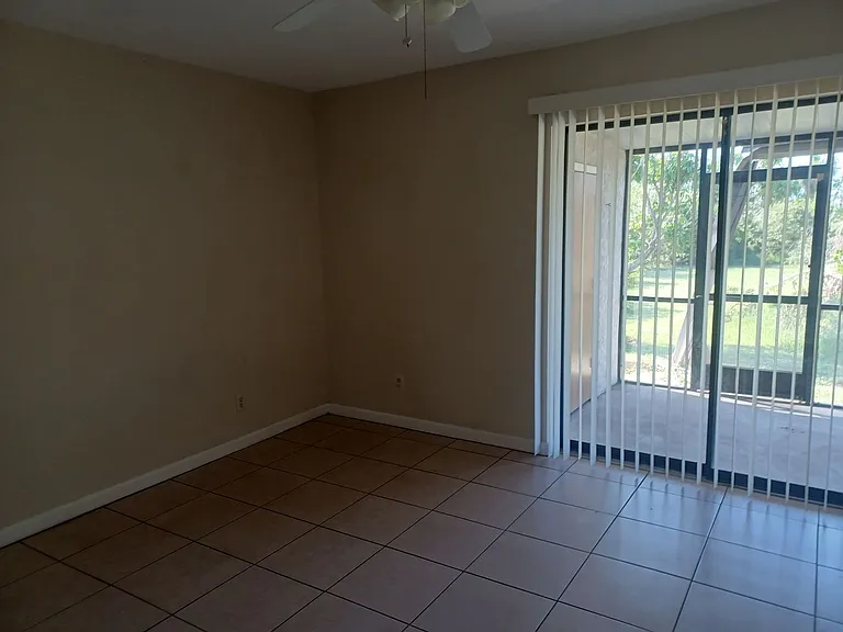 17382 W Carnegie Cir — Photo 7