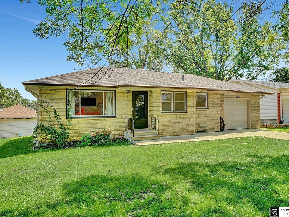 1st image of 824 Mahoney Dr