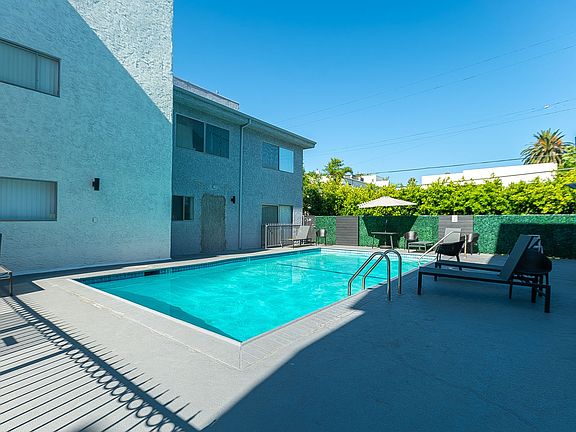 4th image of 616 N Sweetzer Ave APT 305