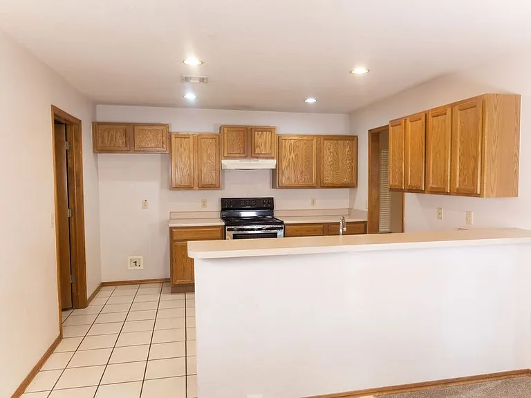 304 Eccell Ct — Photo 4