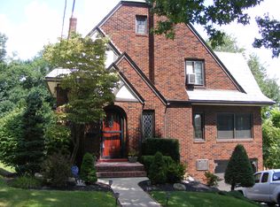 214 Newburn Dr, Pittsburgh, PA 15216