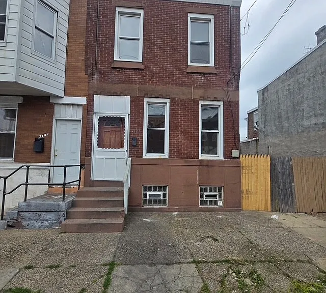 3106 Emerald St — Photo 1