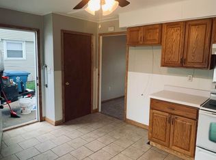 4527 11th Street Ct, East Moline, IL 61244