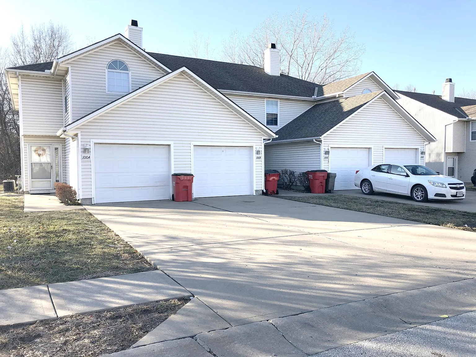 2 bed, 2.5 bath, 1300 sqft, $1,295 — Photo 1