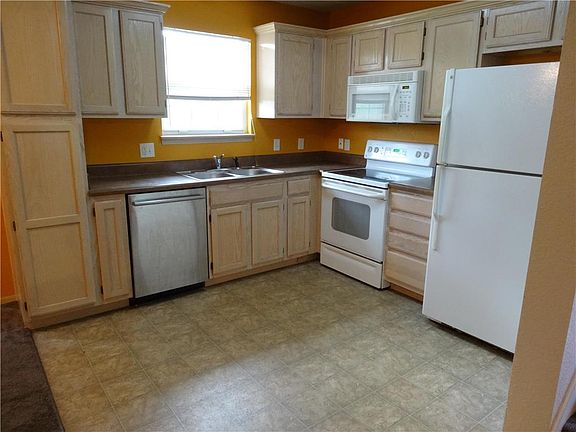 3rd image of 5750 NW Plantation Dr