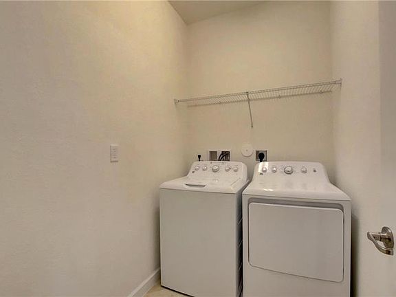 5th image of 3239 Dunning Dr