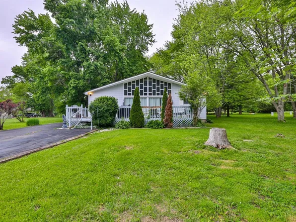 627 Manheim Dr, Fayetteville, OH 45118
