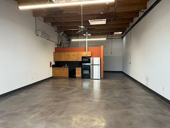 3rd image of 936 Grace Ave
